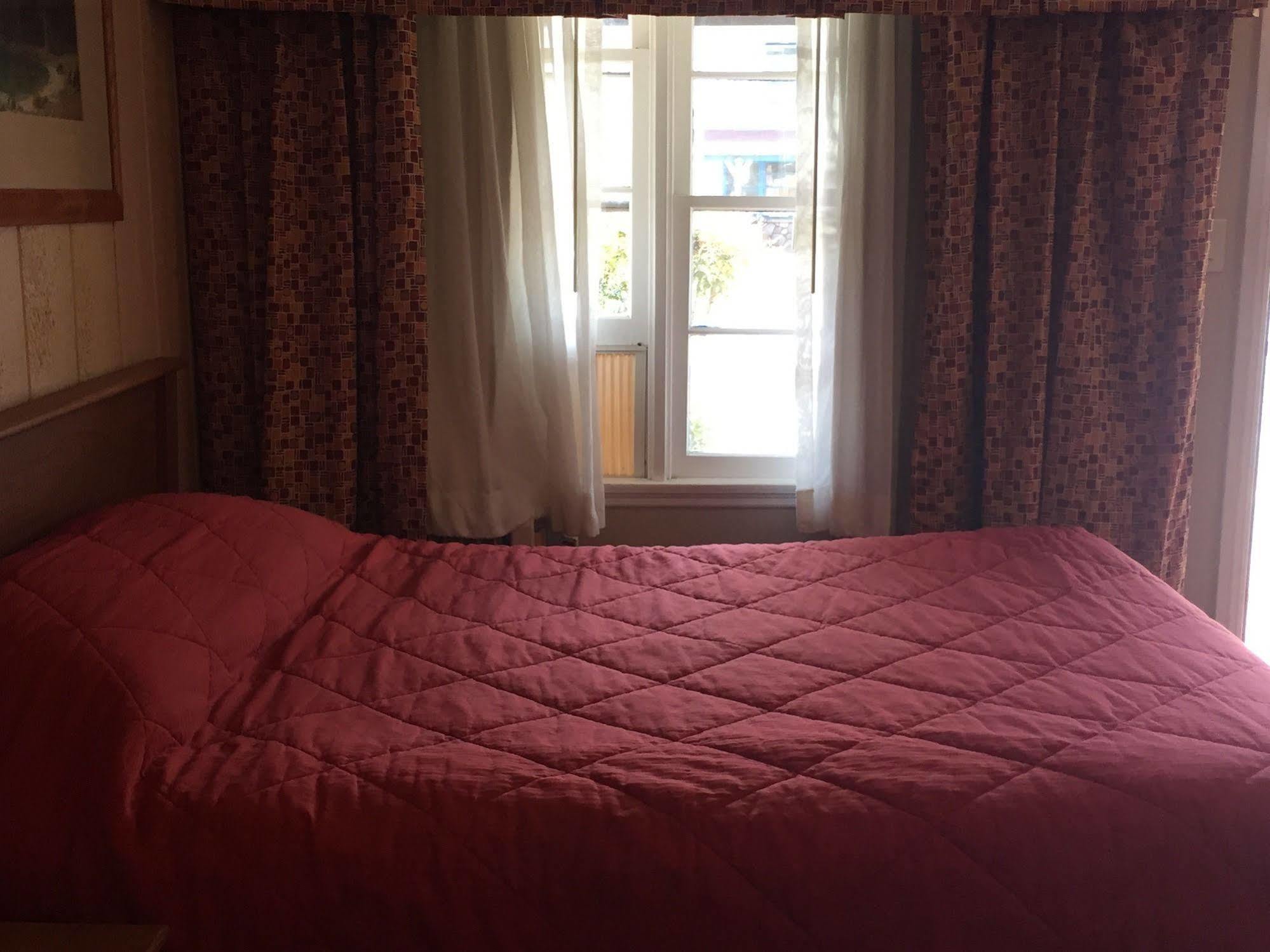 Townhouse Motel Бишоп Экстерьер фото